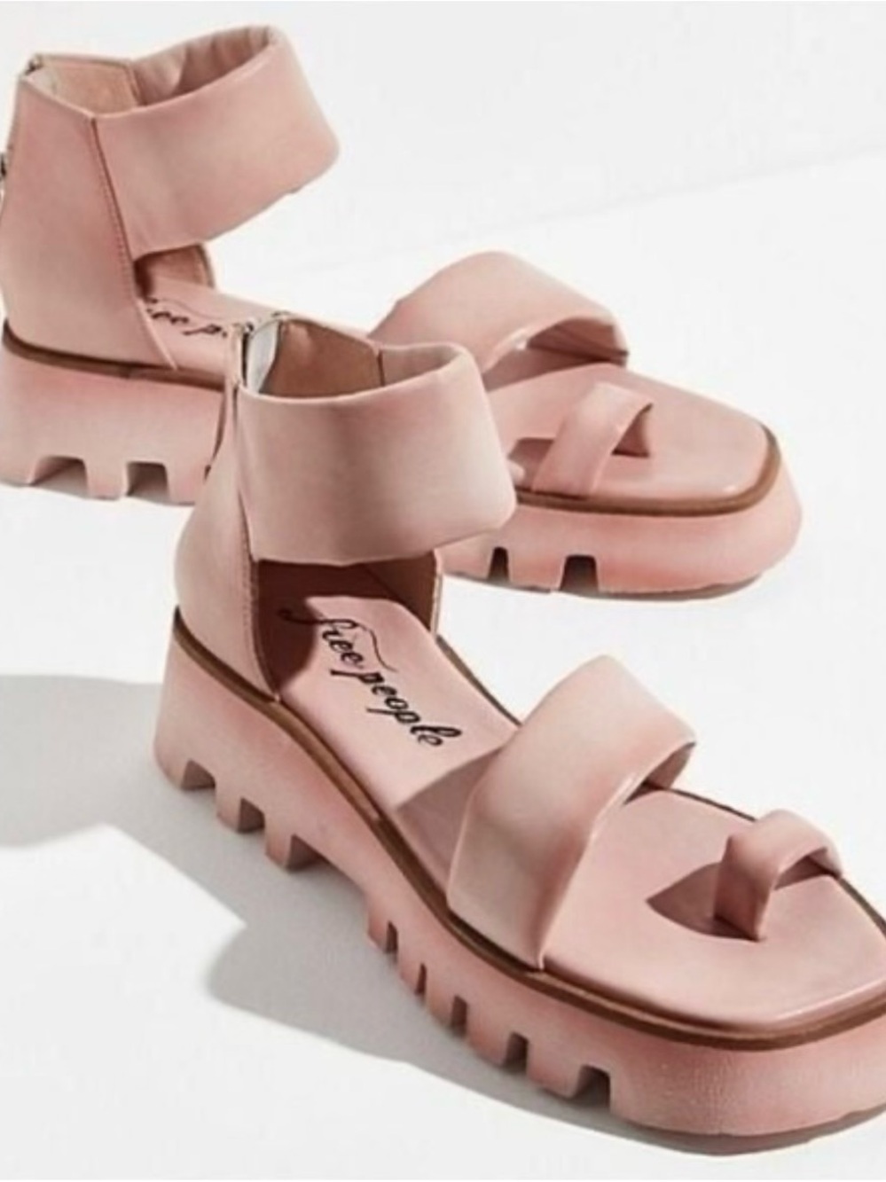 NWOB Free People Maddox Lug Sole Sandal in Shell Pink 8